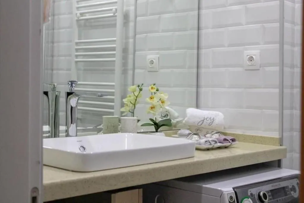 Luxurious Pekini Plaza Apartment Tbilisi Georgia